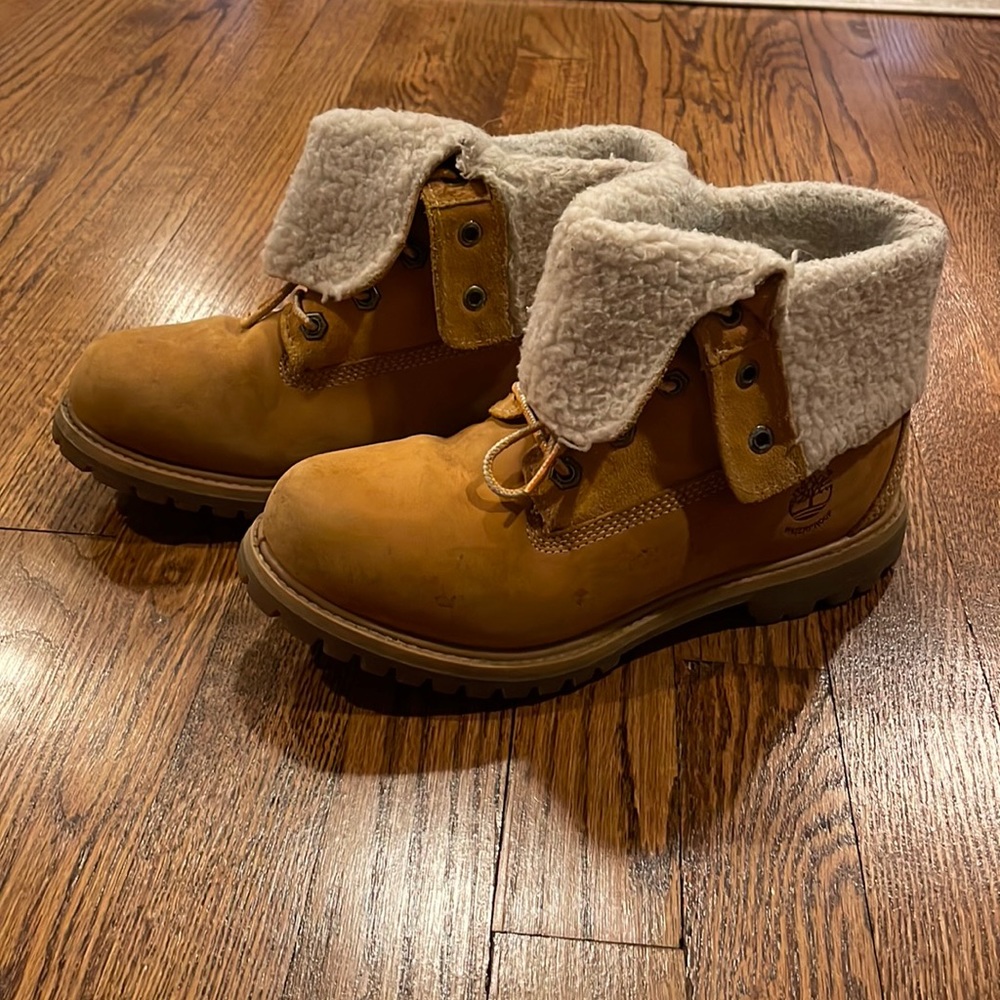 TIMBERLAND®  WATERPROOF women’s teddy fleece fold down BOOTS size 7